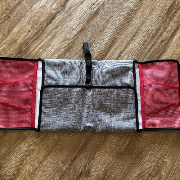 Herschel Changing Mat & Travel Pouch - Picture 5 of 6